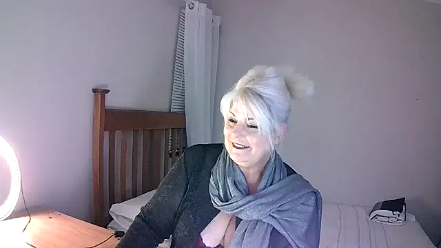 Miahotmilf online show from 2, 2, 2025