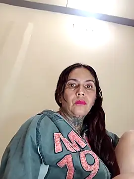 Snapshot of Dakary_hot chatting on 2, 10, 2025 Dakary hot online show from 2, 10, 2025
