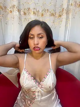 Snapshot of MonicaMoret chatting on 12, 1, 2026 MonicaMoret online show from 12, 1, 2026