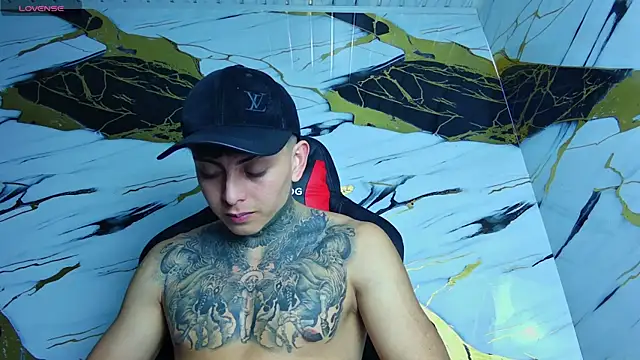 Kevin22 222 online show from 17, 3, 2025