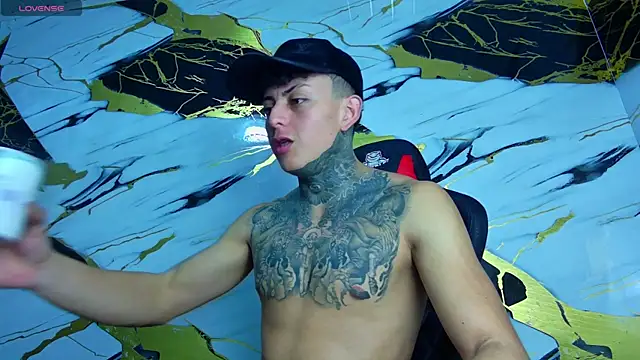 Kevin22 222 online show from 20, 3, 2025