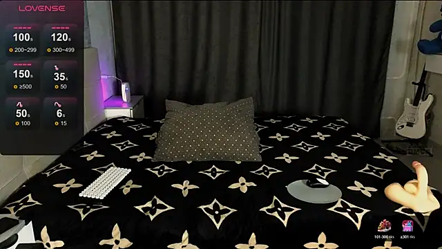 RoxieCrash online show from 5, 10, 2025