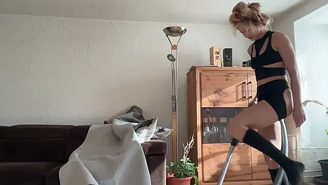 missdaisydiamond777 online show from 2, 2, 2026