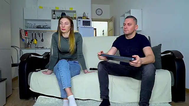 littlesweettifany online show from 13, 11, 2025