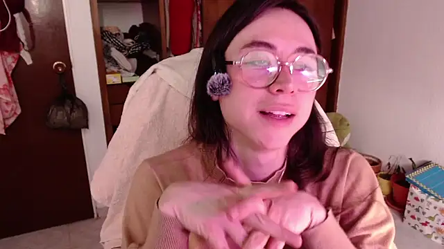 Snapshot of emily_pearl_ chatting on 17, 10, 2025 emily pearl online show from 17, 10, 2025