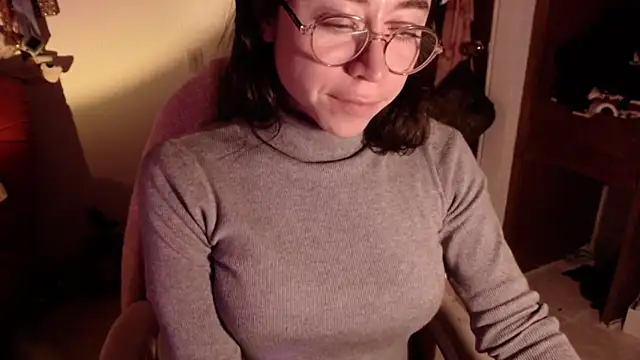 emily pearl  online show from 14, 11, 2025