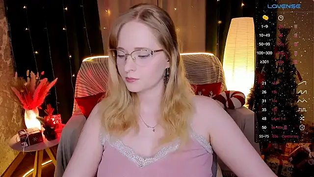 Aemilia  online show from 16, 12, 2025