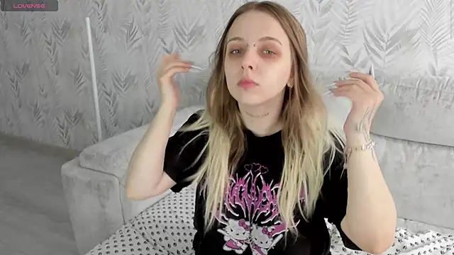 Alice Halle online show from 15, 4, 2026