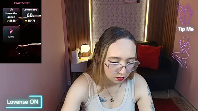 Liaroberts1 online show from 12, 6, 2026
