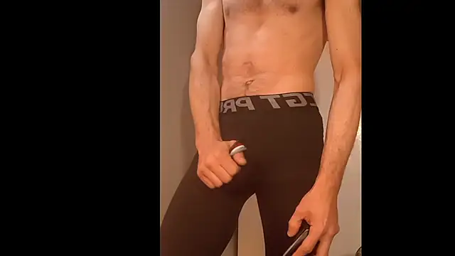 Snapshot of slendt94 chatting on 19, 10, 2025 slendt94 online show from 19, 10, 2025