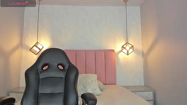 SUNNYCYRUS online show from 2, 2, 2026