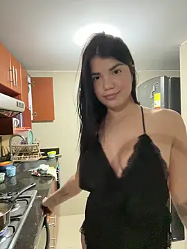 Snapshot of emma_lopes chatting on 15, 12, 2025 emma lopes online show from 15, 12, 2025