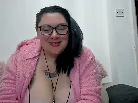 Bustycurves online show from 24, 9, 2025