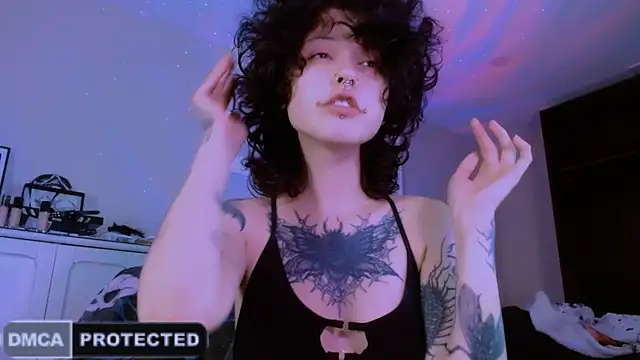Snapshot of NaughtyLittleFox chatting on 7, 6, 2026 NaughtyLittleFox online show from 7, 6, 2026