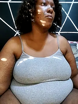 Snapshot of YummyChocolatexx2 chatting on 11, 2, 2026 YummyChocolatexx2 online show from 11, 2, 2026