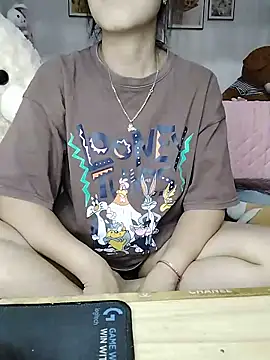 Snapshot of cream1299 chatting on 18, 5, 2026 cream1299 online show from 18, 5, 2026