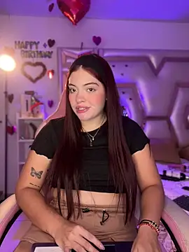 Snapshot of Chloee_Evans1 chatting on 20, 2, 2025 Chloee Evans1 online show from 20, 2, 2025