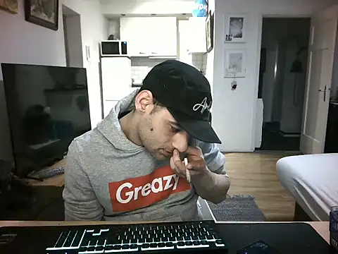mihaimichael online show from 8, 4, 2026