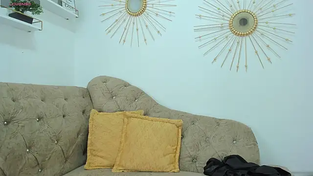 Miah BigBoobs online show from 8, 3, 2025