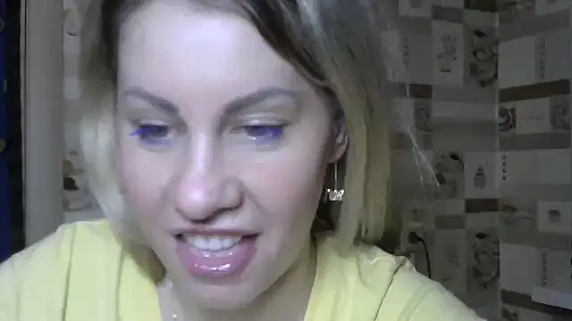 Snapshot of TherestlessKitty chatting on 8, 3, 2025 TherestlessKitty online show from 8, 3, 2025