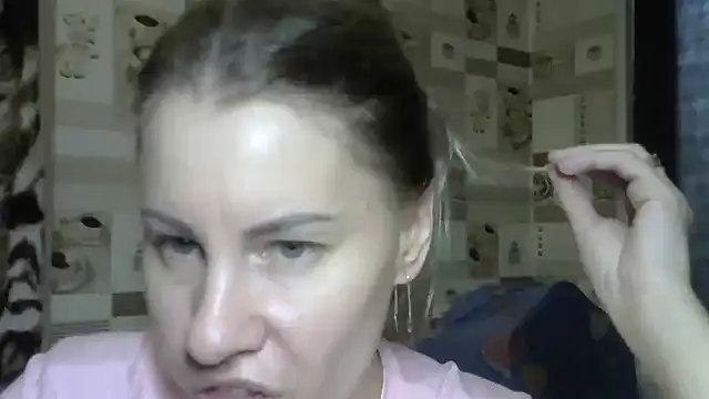 Snapshot of TherestlessKitty chatting on 9, 10, 2025 TherestlessKitty online show from 9, 10, 2025