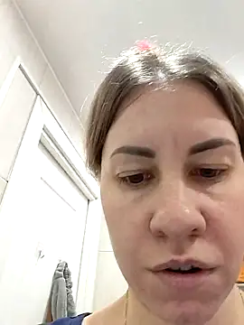 Snapshot of TherestlessKitty chatting on 27, 10, 2025 TherestlessKitty online show from 27, 10, 2025