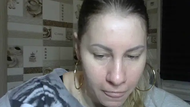 Snapshot of TherestlessKitty chatting on 29, 11, 2025 TherestlessKitty online show from 29, 11, 2025