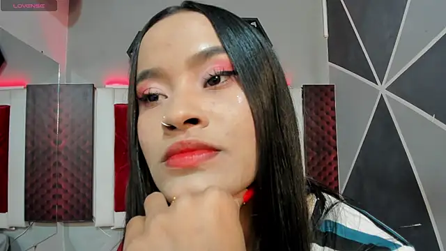 Snapshot of Karoll014 chatting on 20, 2, 2025 Karoll014 online show from 20, 2, 2025