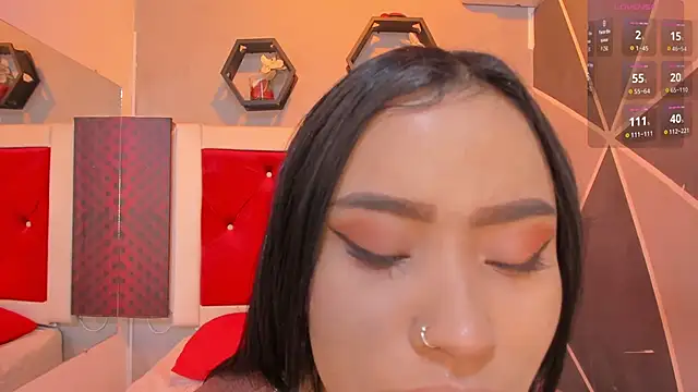 Snapshot of Karoll014 chatting on 29, 10, 2025 Karoll014 online show from 29, 10, 2025