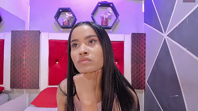 Snapshot of Karoll014 chatting on 1, 12, 2025 Karoll014 online show from 1, 12, 2025