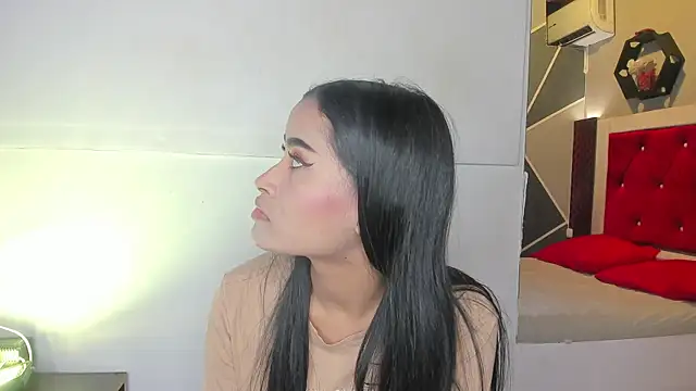 Snapshot of Karoll014 chatting on 1, 7, 2026 Karoll014 online show from 1, 7, 2026