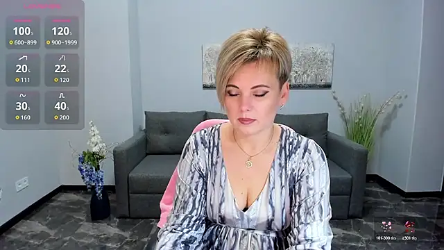 Julia Wilsone online show from 2, 12, 2025