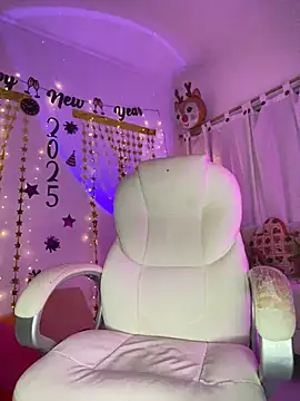 Snapshot of AlisonHoot69 chatting on 1, 1, 2025 AlisonHoot69 online show from 1, 1, 2025