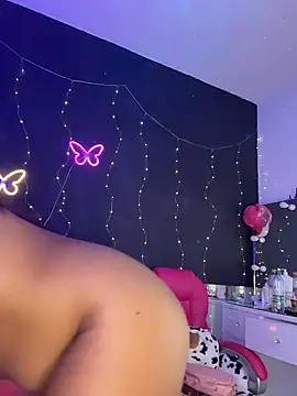 Snapshot of AlisonHoot69 chatting on 29, 10, 2025 AlisonHoot69 online show from 29, 10, 2025