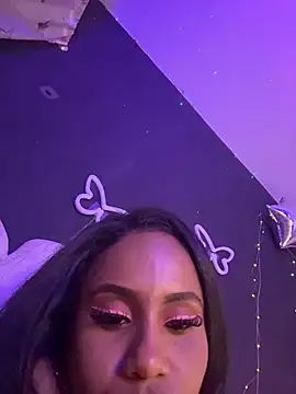 Snapshot of AlisonHoot69 chatting on 24, 11, 2025 AlisonHoot69 online show from 24, 11, 2025