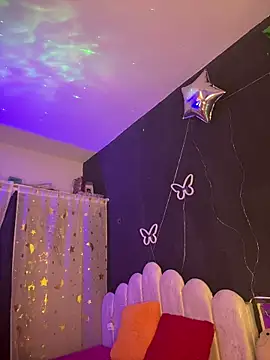 Snapshot of AlisonHoot69 chatting on 4, 12, 2025 AlisonHoot69 online show from 4, 12, 2025