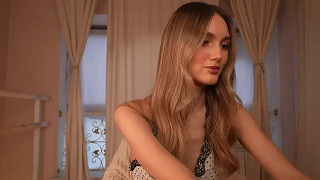 aurora nude online show from 28, 10, 2025