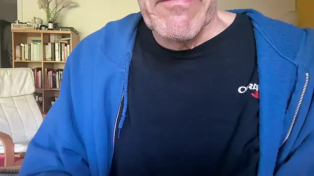Snapshot of tauromolo chatting on 5, 5, 2026 tauromolo online show from 5, 5, 2026