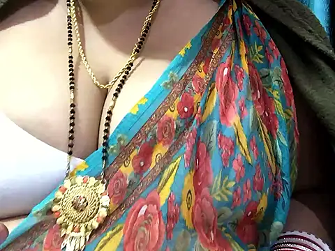 Snapshot of Desi_bhabhiii chatting on 3, 12, 2024 Desi bhabhiii online show from 3, 12, 2024