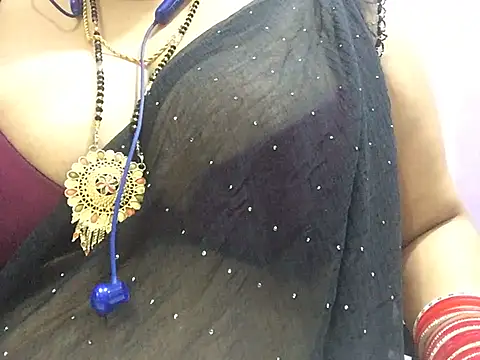 Snapshot of Desi_bhabhiii chatting on 4, 3, 2025 Desi bhabhiii online show from 4, 3, 2025