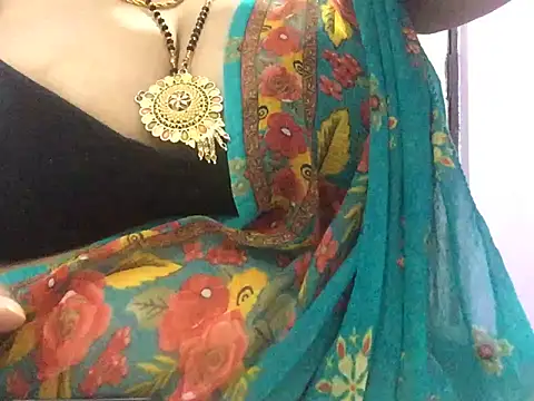 Snapshot of Desi_bhabhiii chatting on 5, 3, 2025 Desi bhabhiii online show from 5, 3, 2025