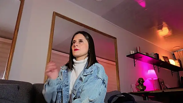 Alice milf  online show from 18, 9, 2025