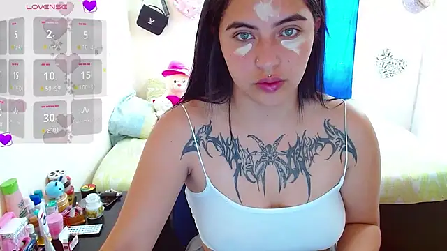 Snapshot of _luna_torres chatting on 11, 9, 2025 luna torres online show from 11, 9, 2025