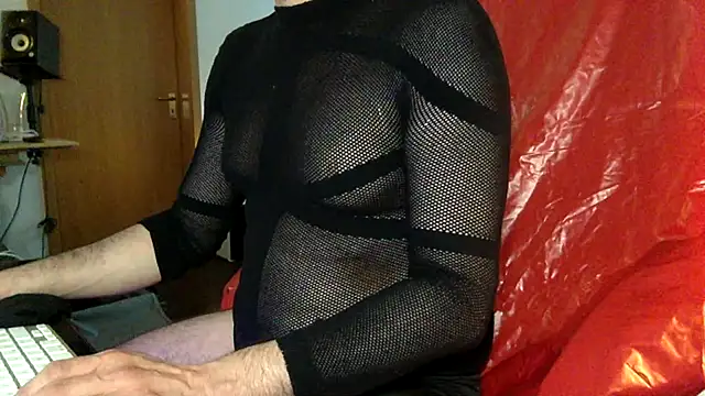 Snapshot of tomz0819 chatting on 24, 3, 2026 tomz0819 online show from 24, 3, 2026