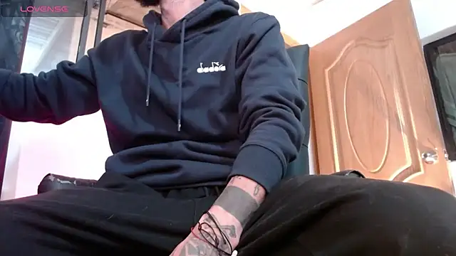 Snapshot of ren_stipee chatting on 2, 3, 2025 ren stipee online show from 2, 3, 2025