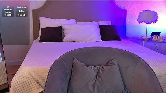 MiaBecky online show from 4, 3, 2025