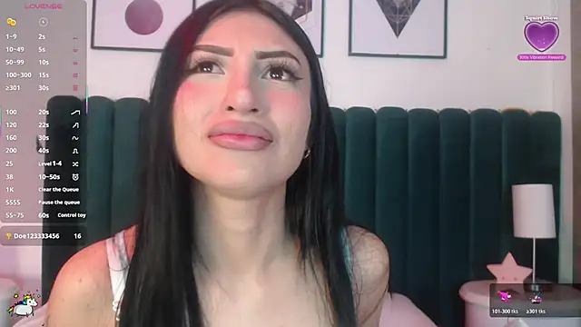 Nicolette ks  online show from 7, 11, 2025