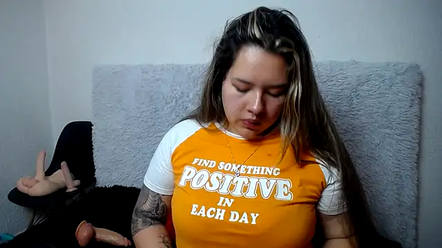 LinaBrowm online show from 5, 3, 2025