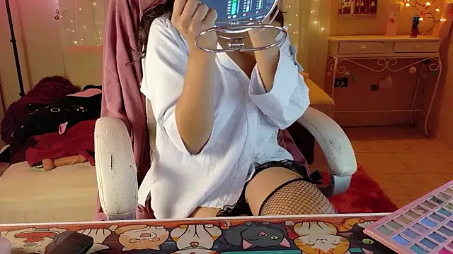 AllisonCatUwU online show from 11, 4, 2026