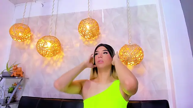 Snapshot of victoria_aleia_ chatting on 4, 2, 2025 victoria aleia online show from 4, 2, 2025